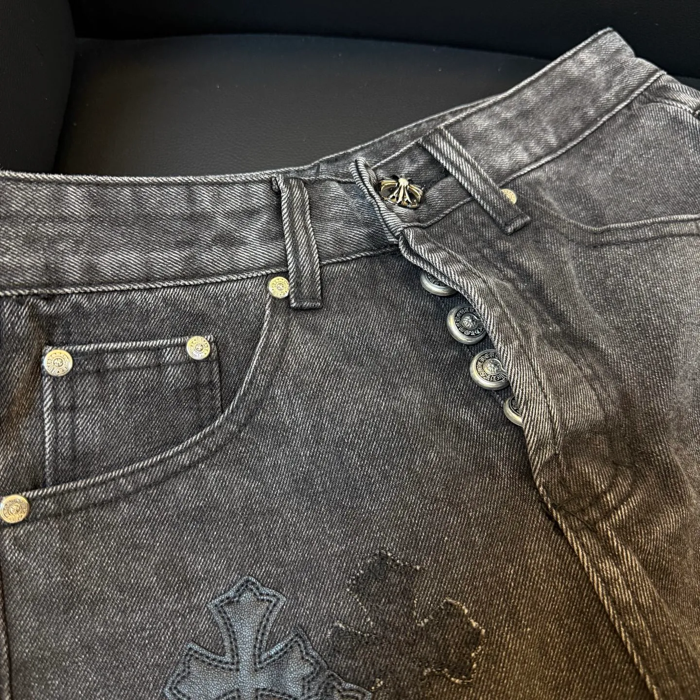 P310 Washed black model number: D348 Chrome hearts 104 106 106 Waist circumference 72 76 80 84 88 Recommended weight S (about 110 pounds) M (about 120 pounds) L (about 140 pounds) XL (about 165) XXL (about 185)